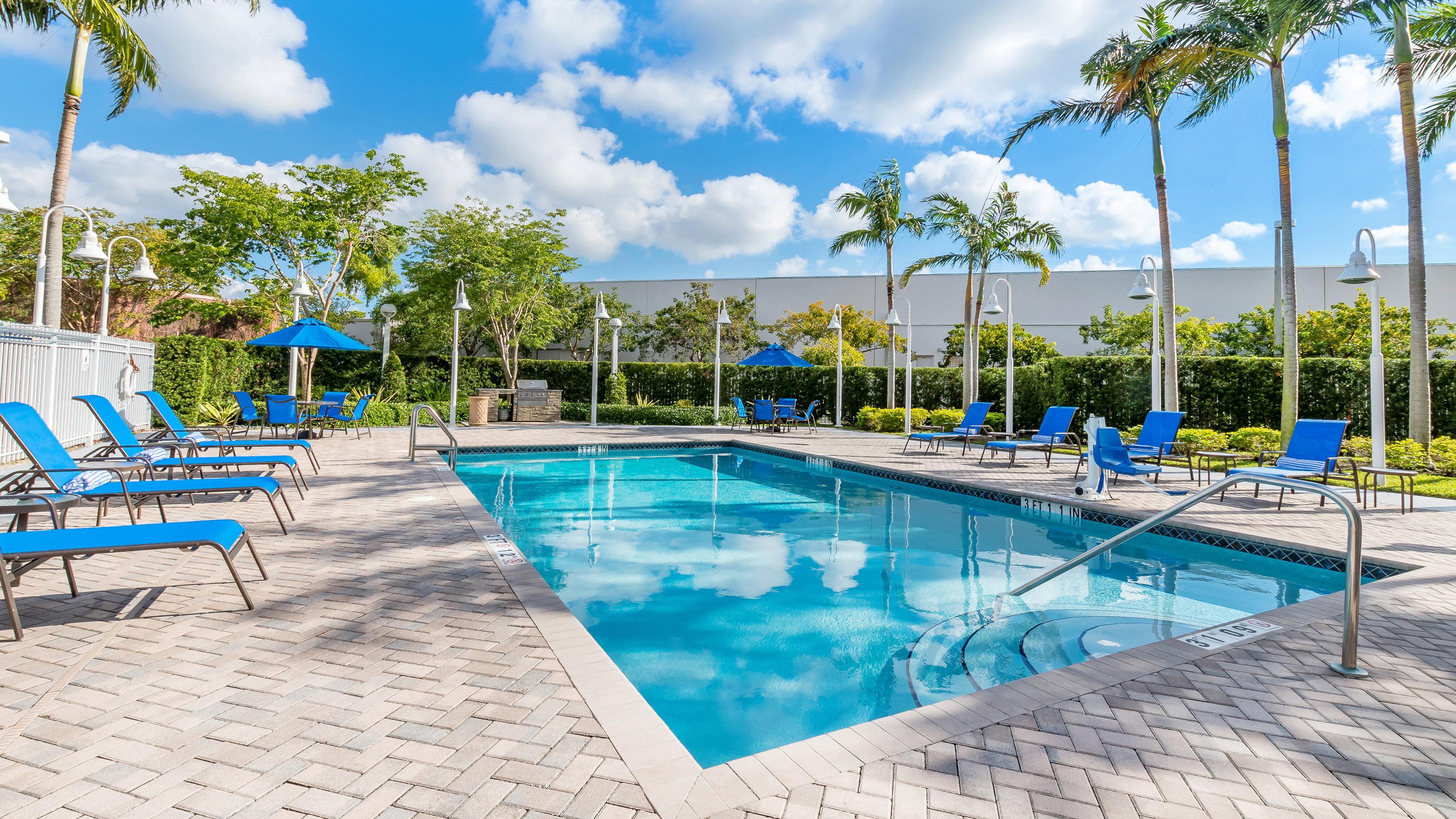 Holiday Inn Express & Suites Miami Kendall By Ihg Country Walk Exterior foto