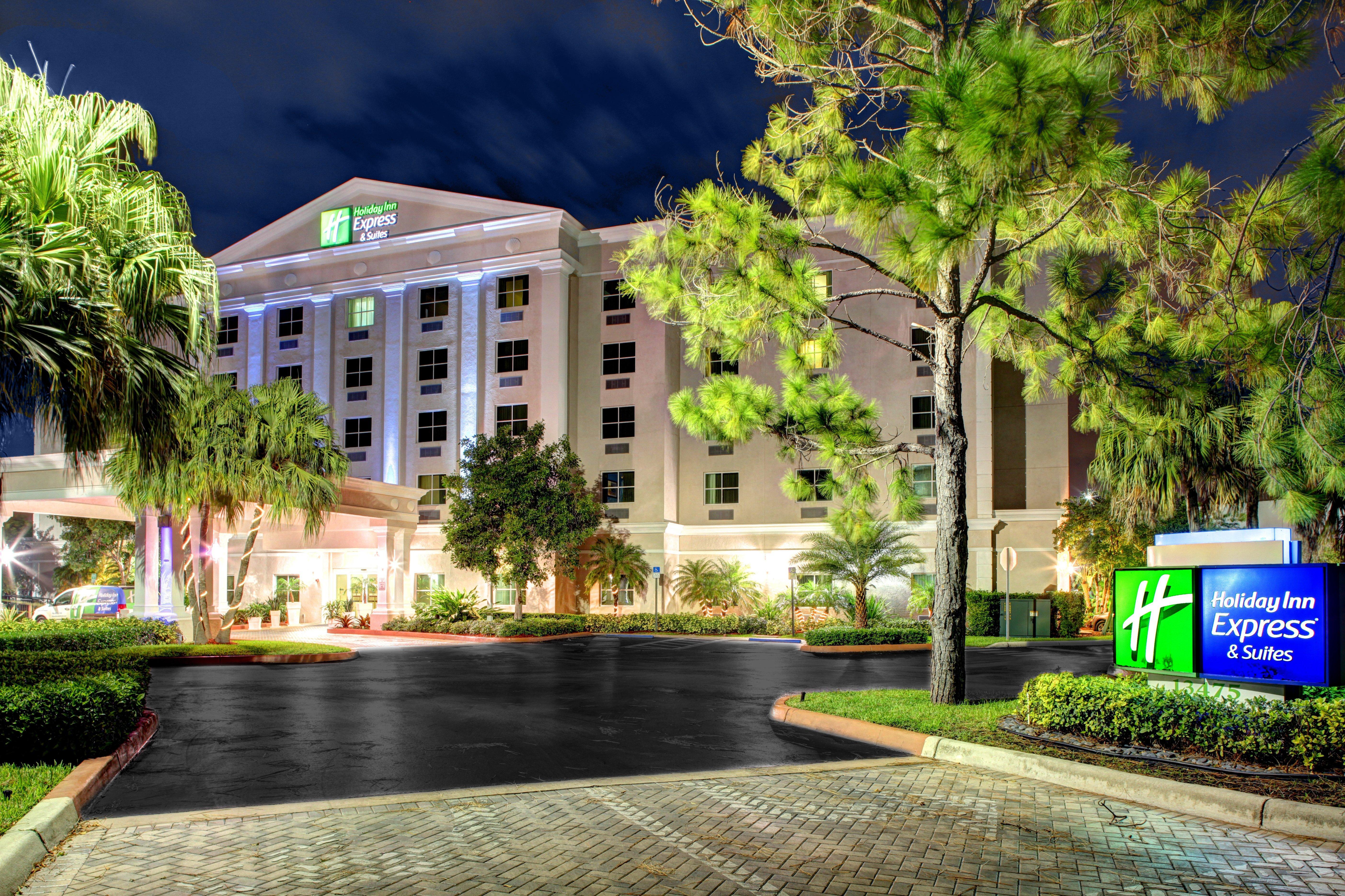 Holiday Inn Express & Suites Miami Kendall By Ihg Country Walk Exterior foto