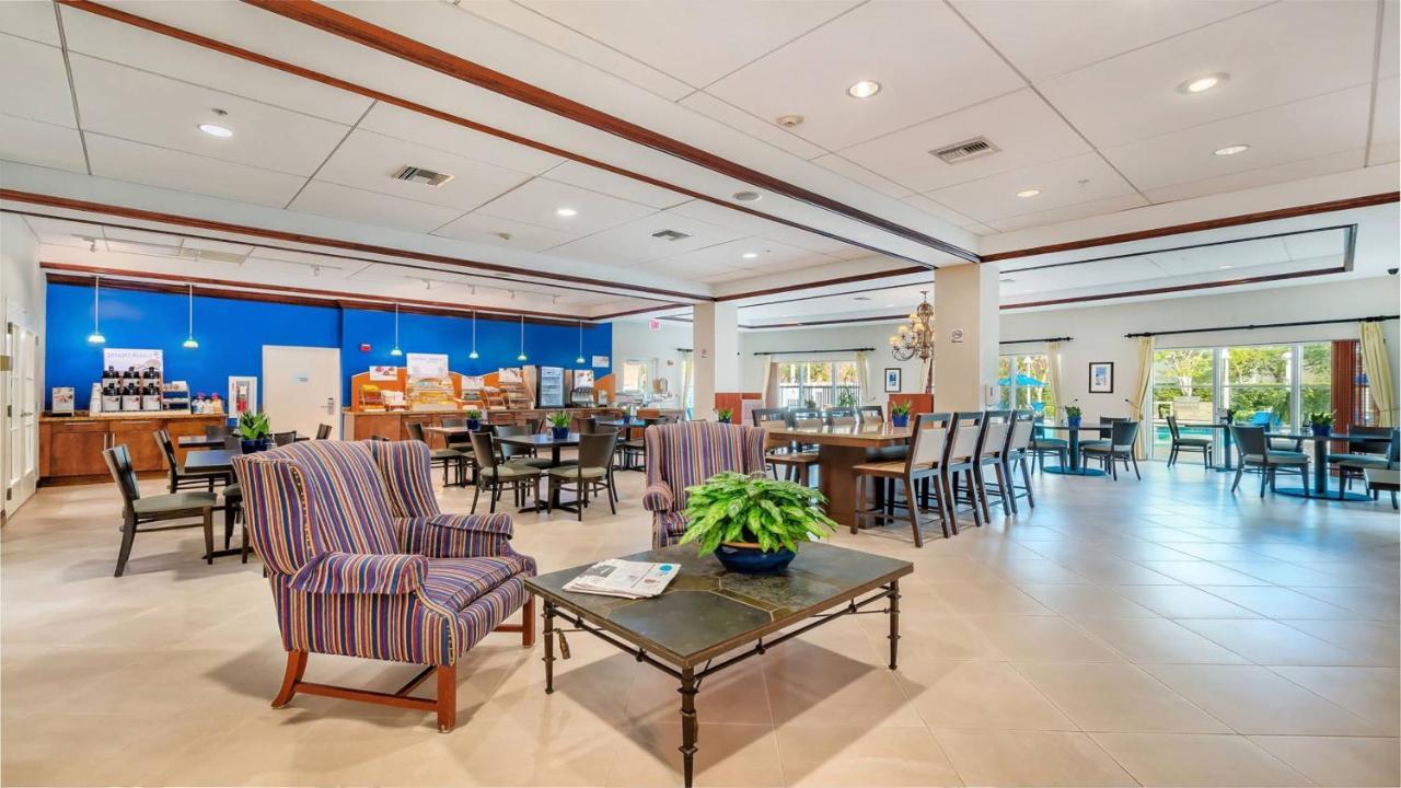 Holiday Inn Express & Suites Miami Kendall By Ihg Country Walk Exterior foto