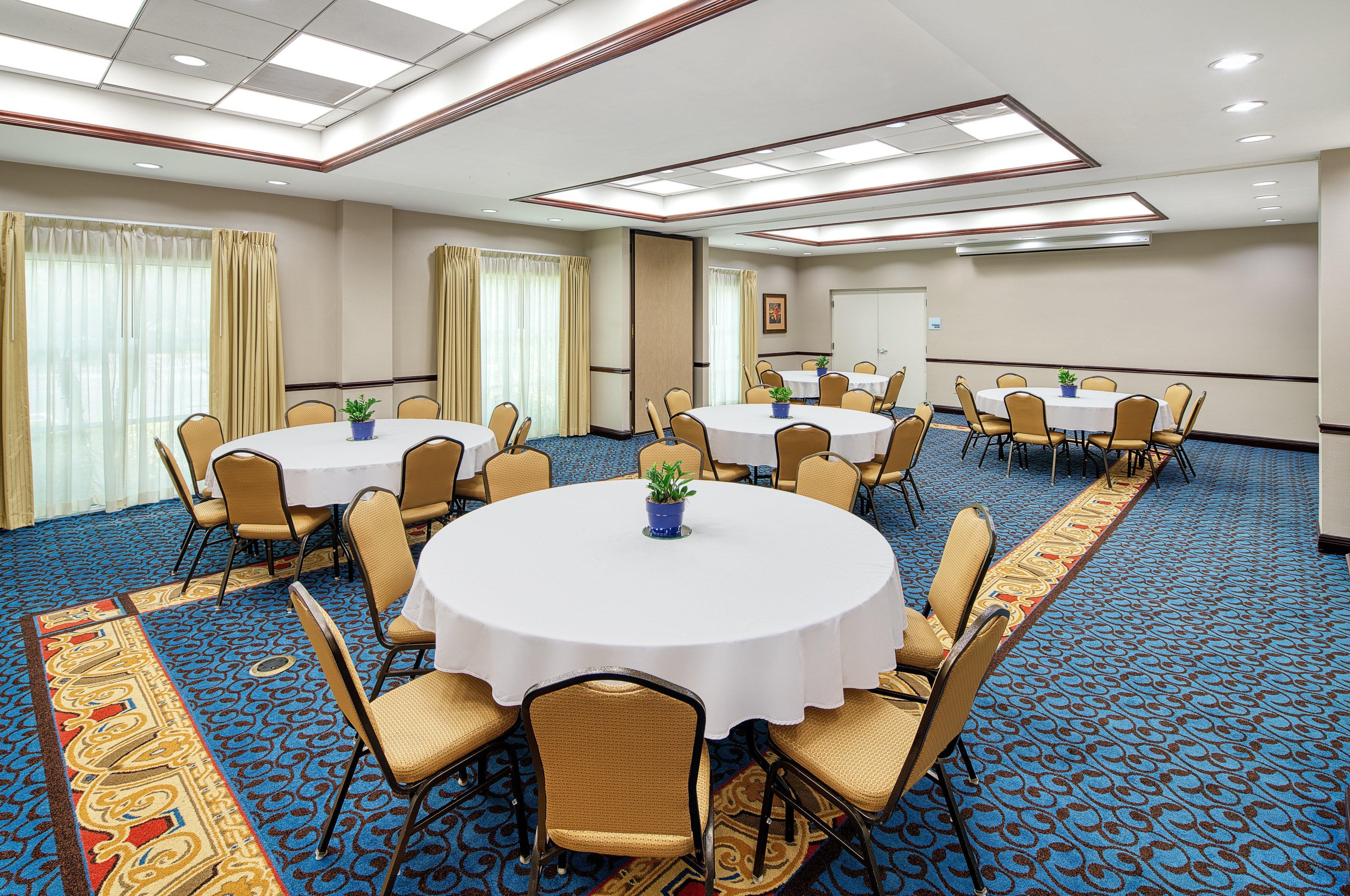 Holiday Inn Express & Suites Miami Kendall By Ihg Country Walk Exterior foto