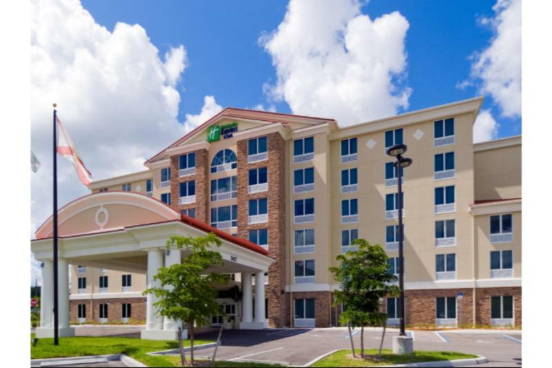 Holiday Inn Express & Suites Miami Kendall By Ihg Country Walk Exterior foto