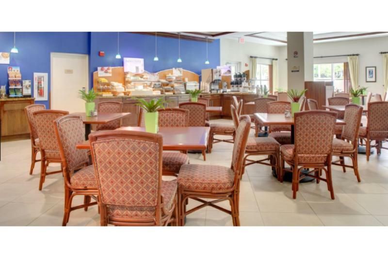 Holiday Inn Express & Suites Miami Kendall By Ihg Country Walk Exterior foto
