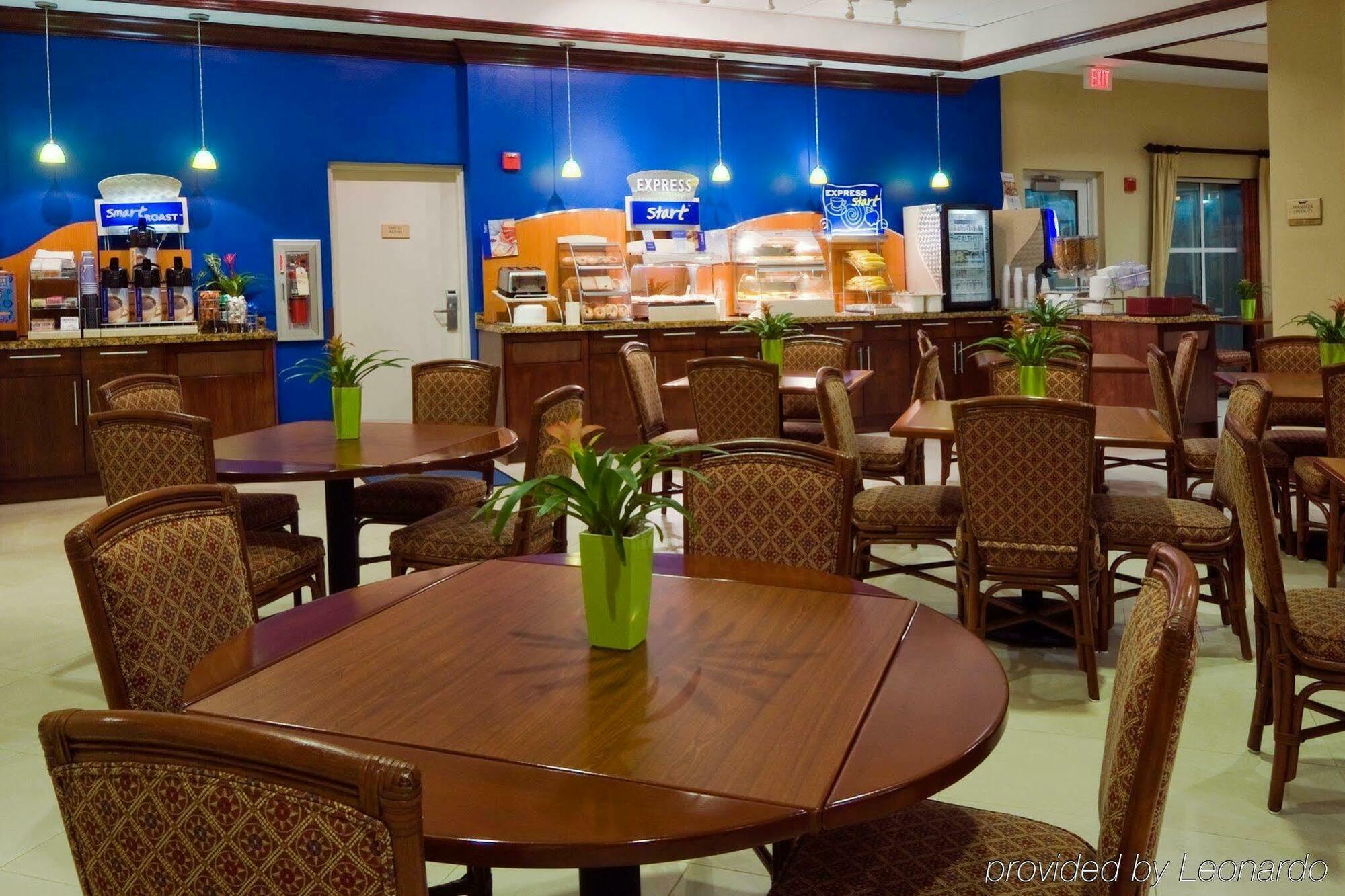 Holiday Inn Express & Suites Miami Kendall By Ihg Country Walk Restaurant foto